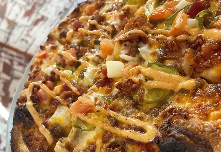 bacon cheeseburger eepas pizza