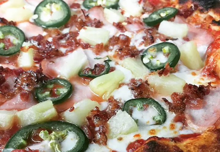 spicy hawaiian pizza